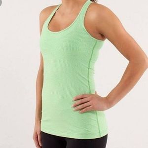 💚 Lululemon Gingham Razorback Tank (Like New) 🤍